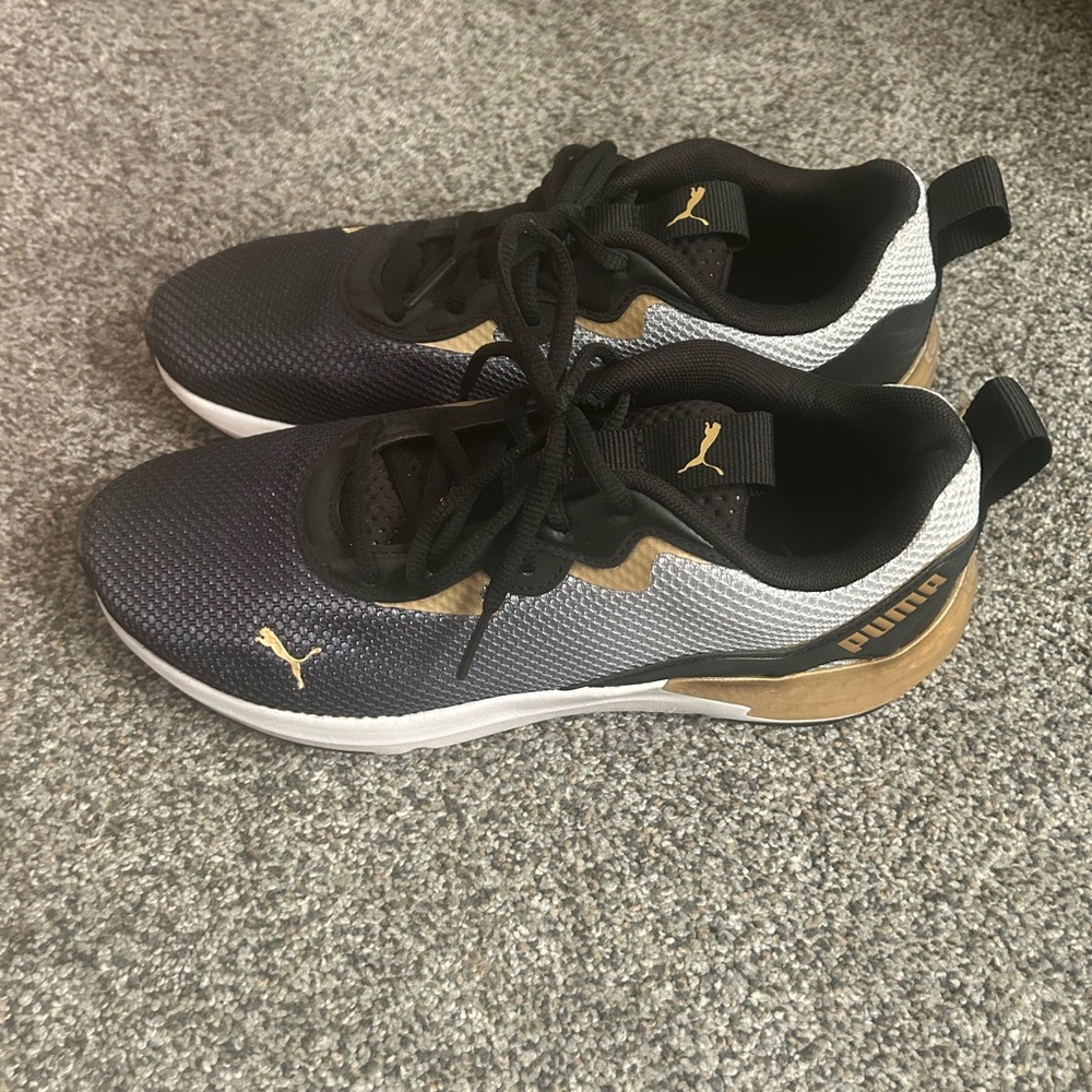 Puma - Picture 3 of 3
